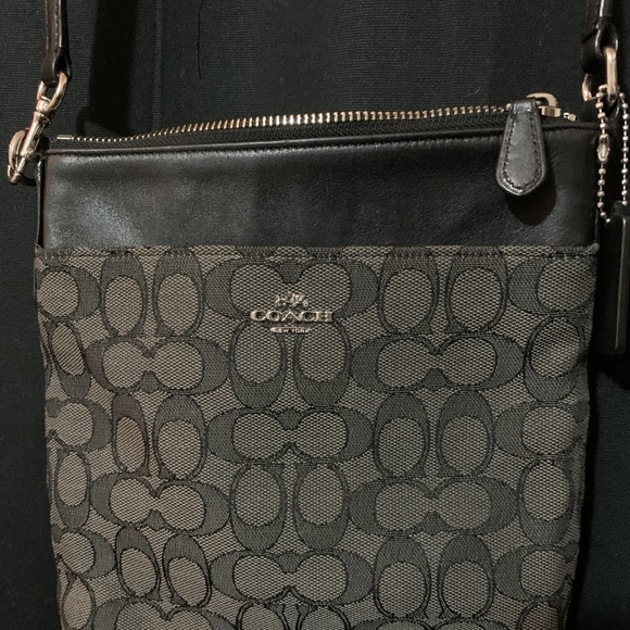 Black Coach Crossbody Purse - Picture 1 of 3